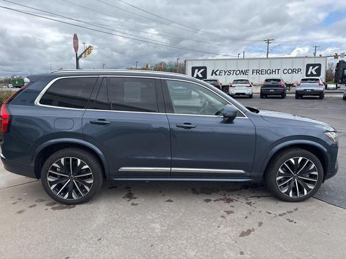 Denim Blue Metallic 2025 Volvo XC90 Plug-In Hybrid T8 Ultra 7-Seater