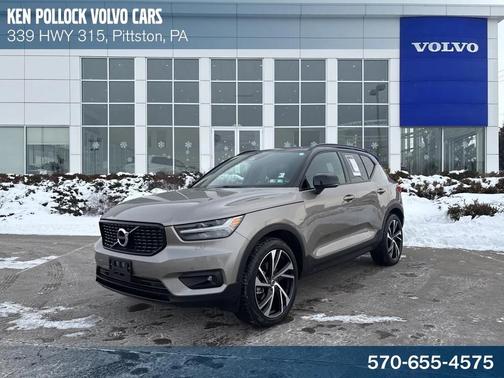 2022 Volvo XC40 T5 R-Design