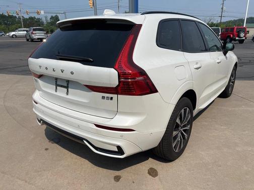 2025 Volvo XC60 Plus