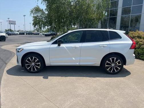2024 Volvo XC60 B5 Plus Dark Theme