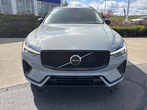 Vapour Grey Metallic 2026 Volvo XC60 Plug-In Hybrid Plus, T8 AWD Electric/Gasoline, Dark