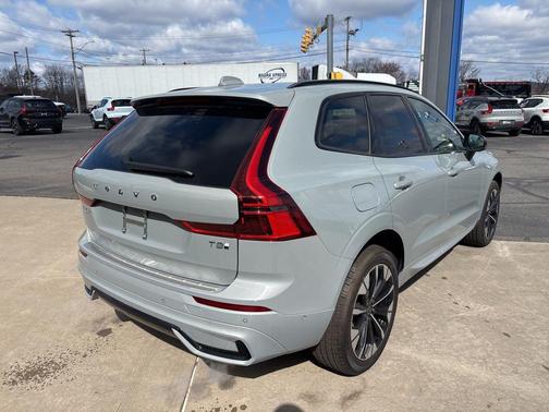 Vapour Grey Metallic 2026 Volvo XC60 Plug-In Hybrid Plus, T8 AWD Electric/Gasoline, Dark