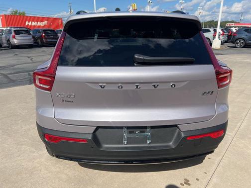 2026 Volvo XC40 B5 Plus