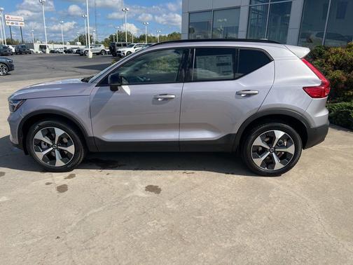 2026 Volvo XC40 B5 Plus