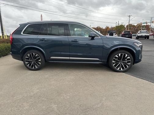 2025 Volvo XC90 B6 Plus 7-Seater