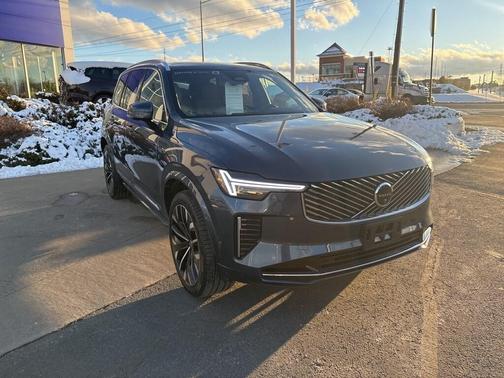 2025 Volvo XC90 B6 Plus 7-Seater