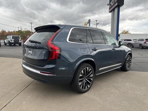 2025 Volvo XC90 B6 Plus 7-Seater