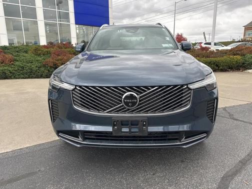 2025 Volvo XC90 B6 Plus 7-Seater