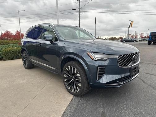 2025 Volvo XC90 B6 Plus 7-Seater