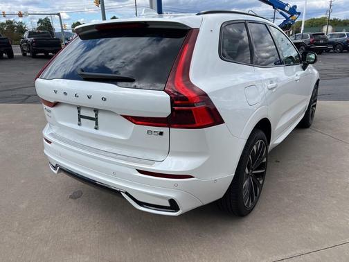 2026 Volvo XC60 B5 Ultra