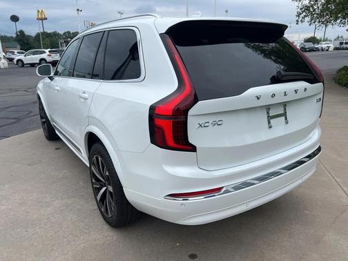 2026 Volvo XC90 B5 Core