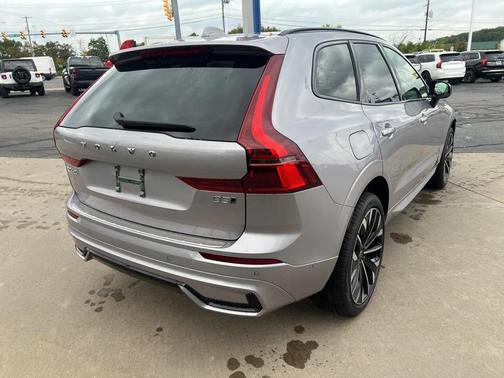 2026 Volvo XC60 B5 Ultra