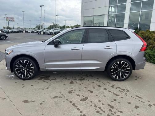 2026 Volvo XC60 B5 Ultra