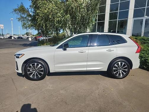2025 Volvo XC60 Plus