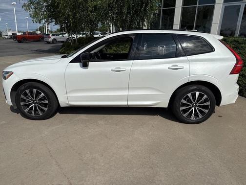 2025 Volvo XC60 Plus