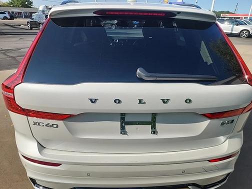2025 Volvo XC60 Plus