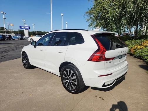 2025 Volvo XC60 Plus