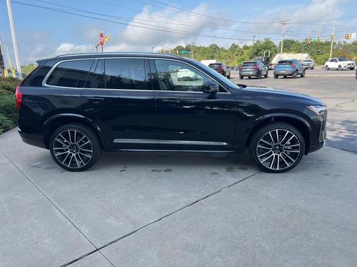 2026 Volvo XC90 B6 Plus 6-Seater