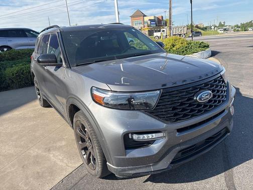 CARBONIZED GRAY METALLIC 2024 Ford Explorer ST-Line