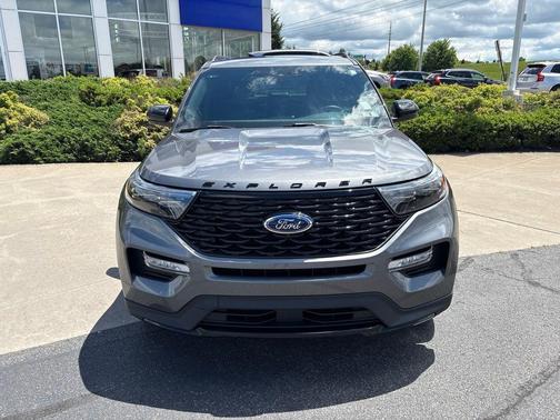 CARBONIZED GRAY METALLIC 2024 Ford Explorer ST-Line