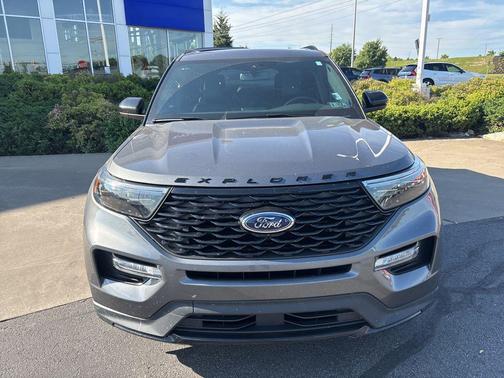CARBONIZED GRAY METALLIC 2024 Ford Explorer ST-Line