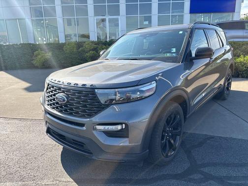 CARBONIZED GRAY METALLIC 2024 Ford Explorer ST-Line