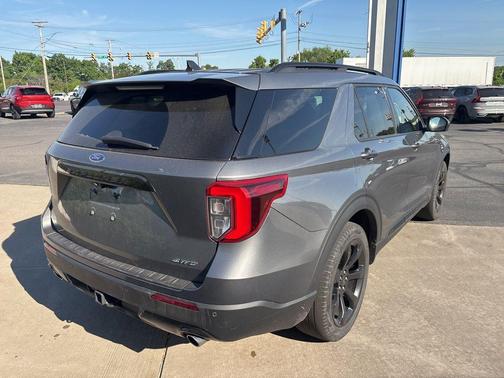 CARBONIZED GRAY METALLIC 2024 Ford Explorer ST-Line