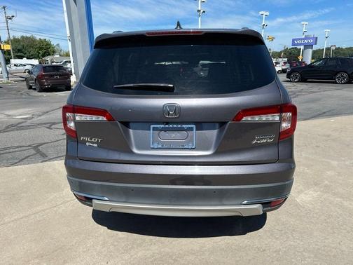 Modern Steel Metallic 2020 Honda Pilot Touring 8-Passenger