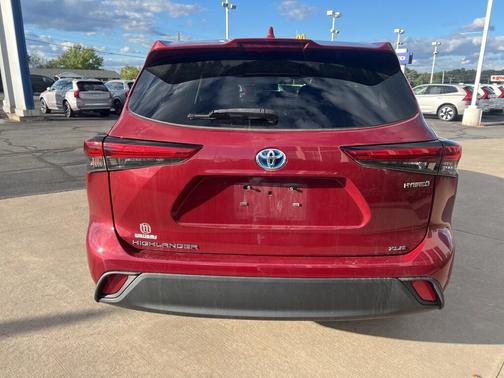 2022 Toyota Highlander Hybrid XLE