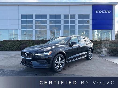 2024 Volvo V60 Cross Country B5 Plus