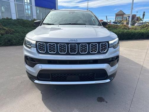 Silver Zynith Metallic Clearcoat 2025 Jeep Compass Limited