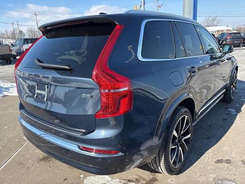 2023 Volvo XC90 B5 Plus