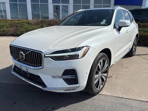 2023 Volvo XC60 B5 Plus Bright Theme
