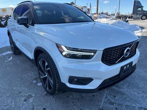 2021 Volvo XC40 T5 R-Design