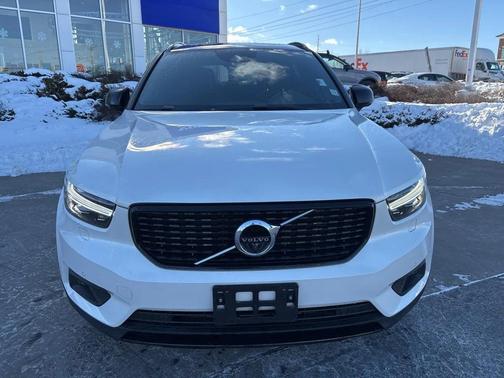 2021 Volvo XC40 T5 R-Design