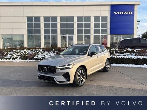 2023 Volvo XC60 Plus Dark Theme