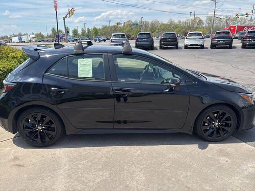 Midnight Black Metallic 2022 Toyota Corolla SE