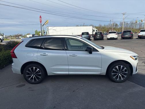 Crystal White Metallic 2024 Volvo XC60 B5 Plus Dark Theme
