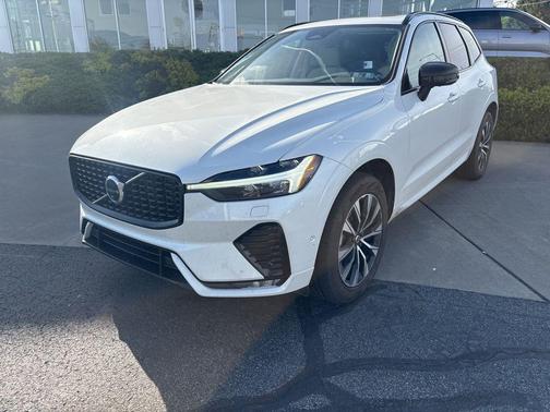 Crystal White Metallic 2024 Volvo XC60 B5 Plus Dark Theme