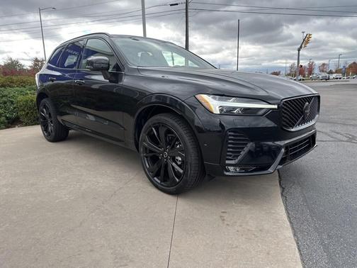 2026 Volvo XC60 B5 Ultra Black Edition