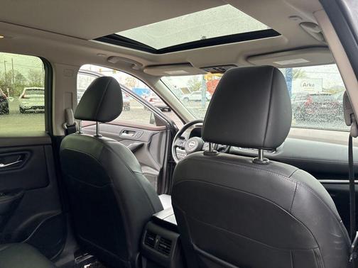 Gun Metallic 2023 Nissan Rogue SL