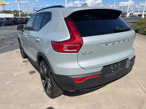 2026 Volvo XC40 B5 Ultra