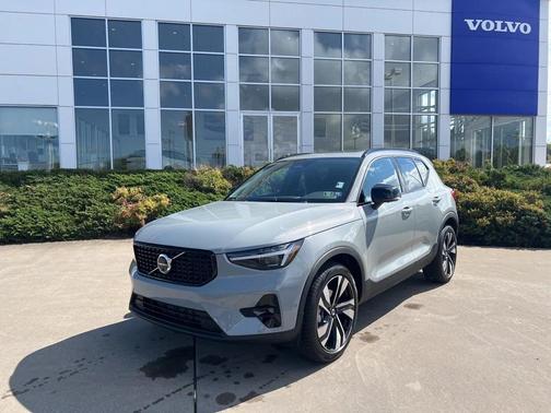 2026 Volvo XC40 B5 Ultra