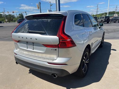 2020 Volvo XC60 T5 Momentum