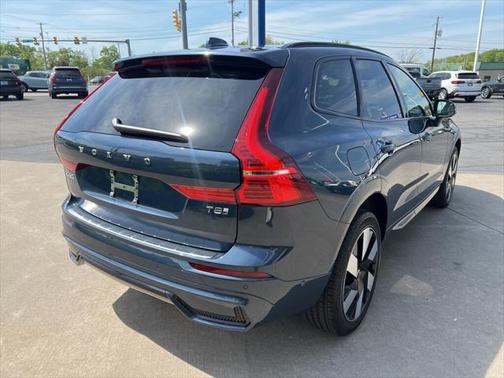 2025 Volvo XC60 Plug-In Hybrid T8 Plus
