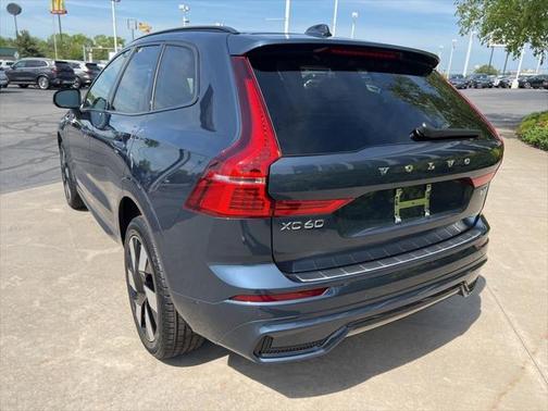 2025 Volvo XC60 Plug-In Hybrid T8 Plus
