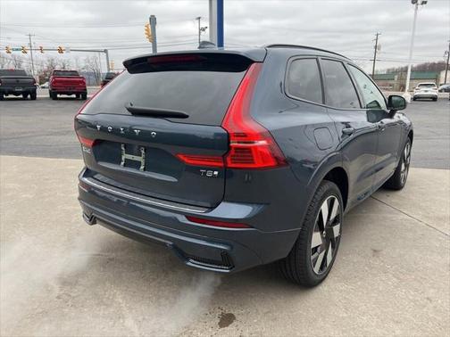 2025 Volvo XC60 Plug-In Hybrid T8 Plus