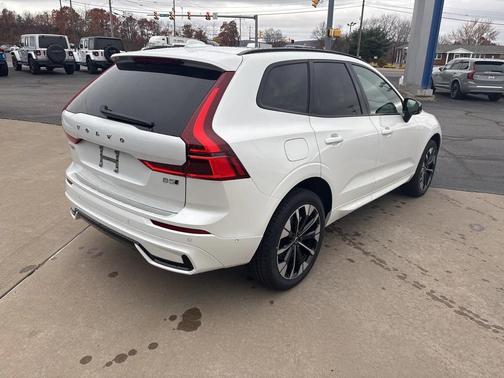 2026 Volvo XC60 B5 Plus