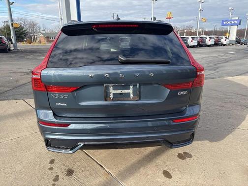 2025 Volvo XC60 B5 Plus