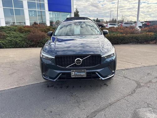2025 Volvo XC60 B5 Plus
